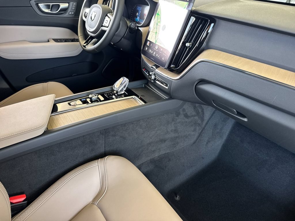 New 2026 Volvo XC60 B5 Core w/ Protection Package Premier AWD/4WD image 15