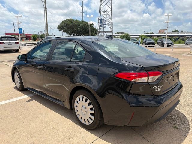 Used 2021 Toyota Corolla LE FWD image 4