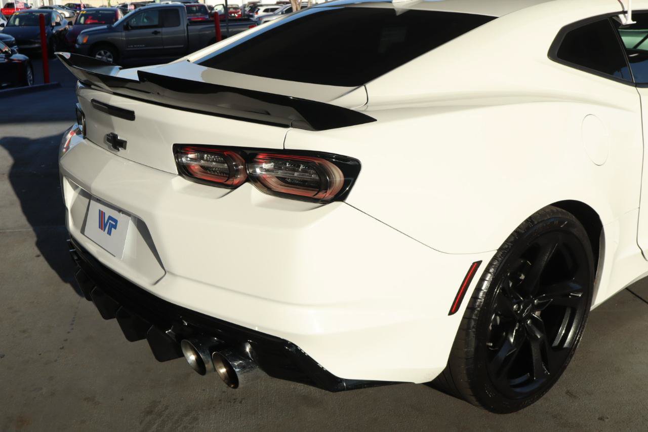 Used 2022 Chevrolet Camaro LT RWD image 7