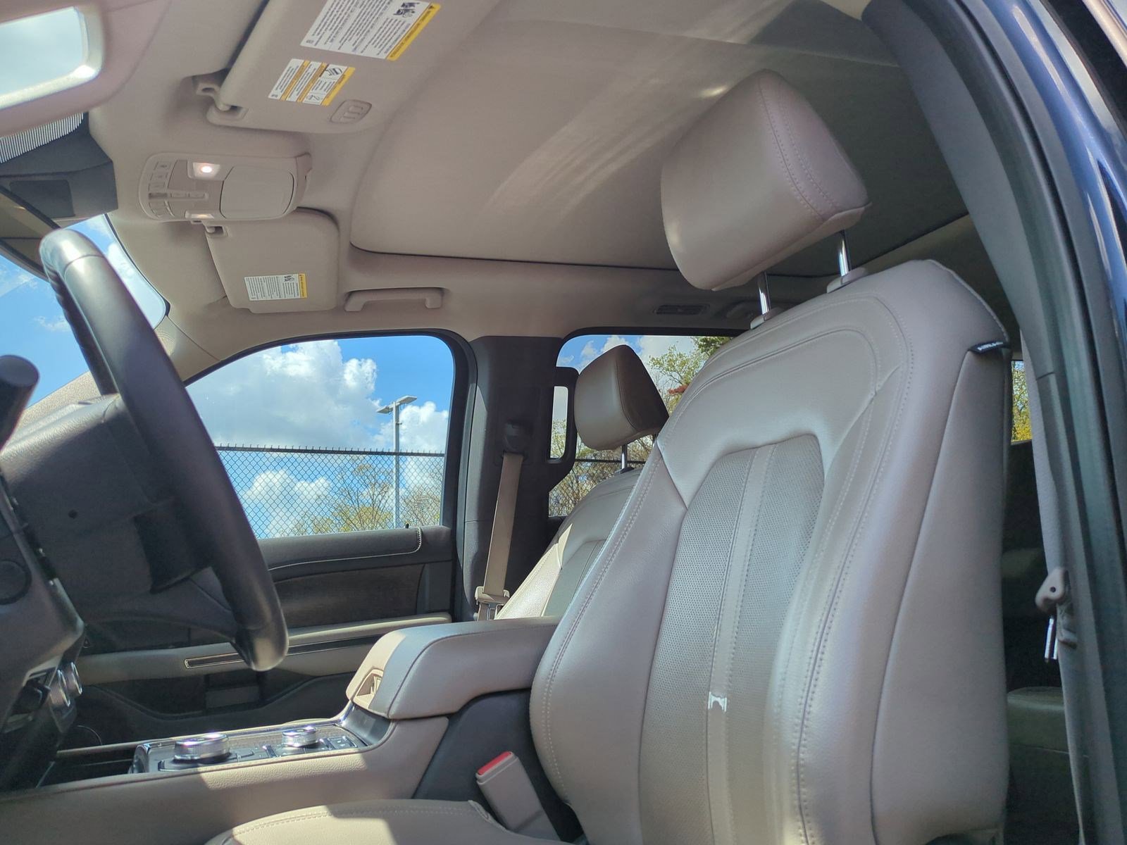 Used 2021 Ford Expedition Max Limited image 16