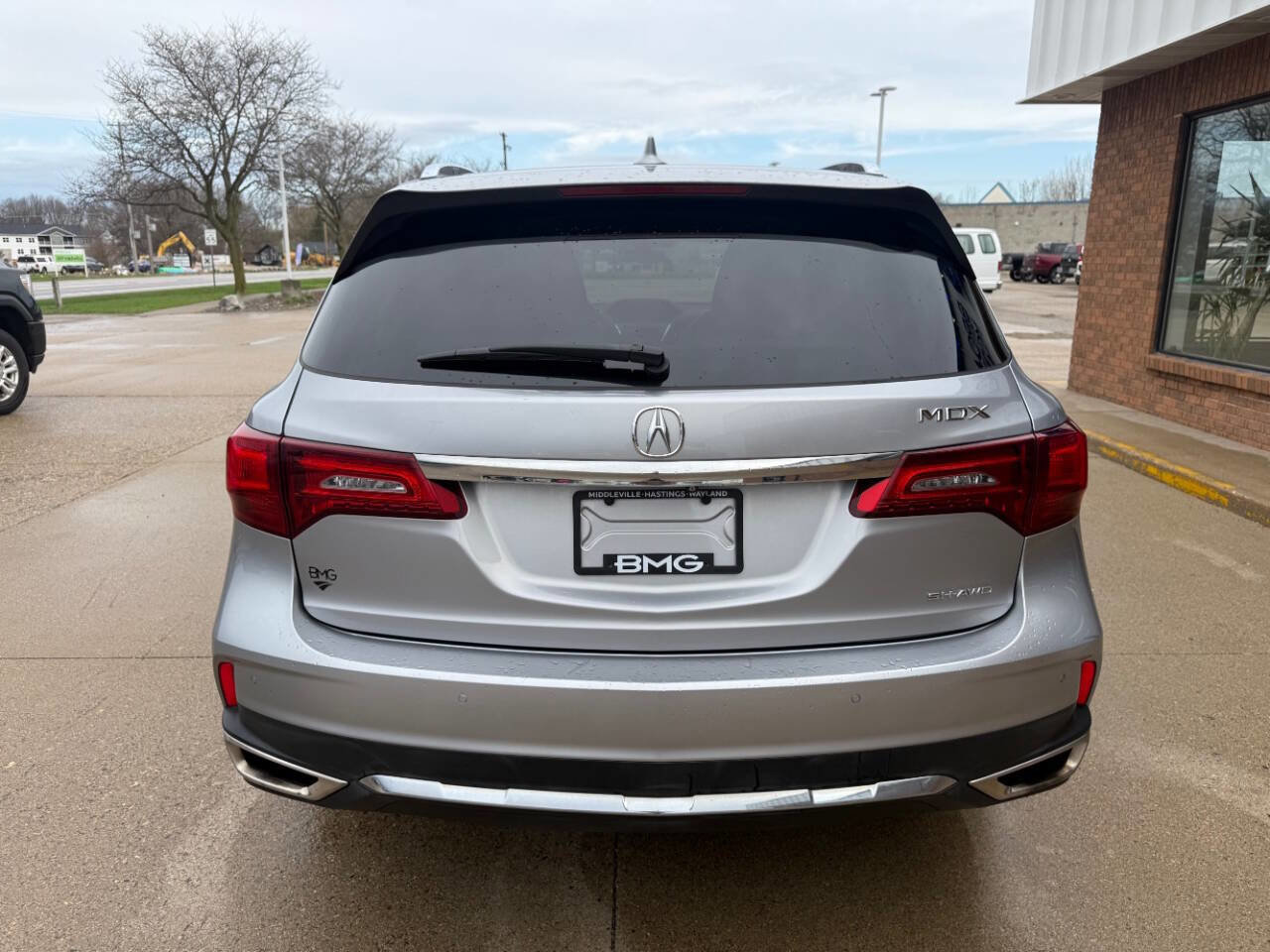 Used 2017 Acura MDX SH-AWD w/ Advance Package image 4