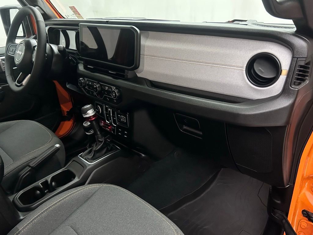 Certified 2025 Jeep Wrangler Willys image 24