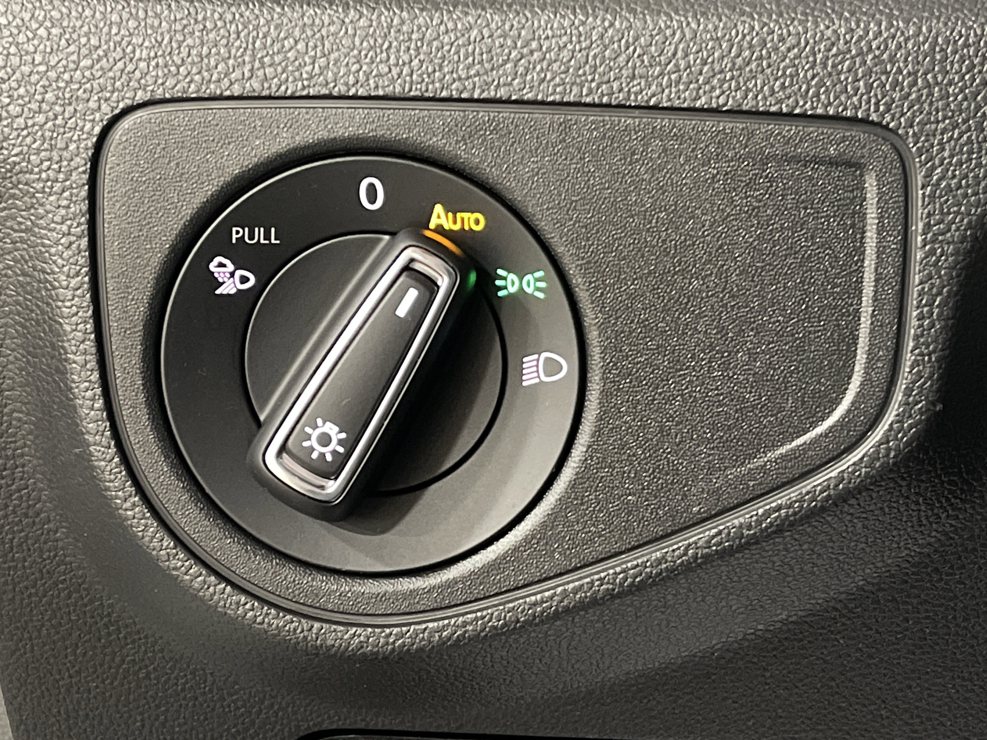 Used 2023 Volkswagen Atlas Cross Sport SE w/ Black Wheel Package image 20