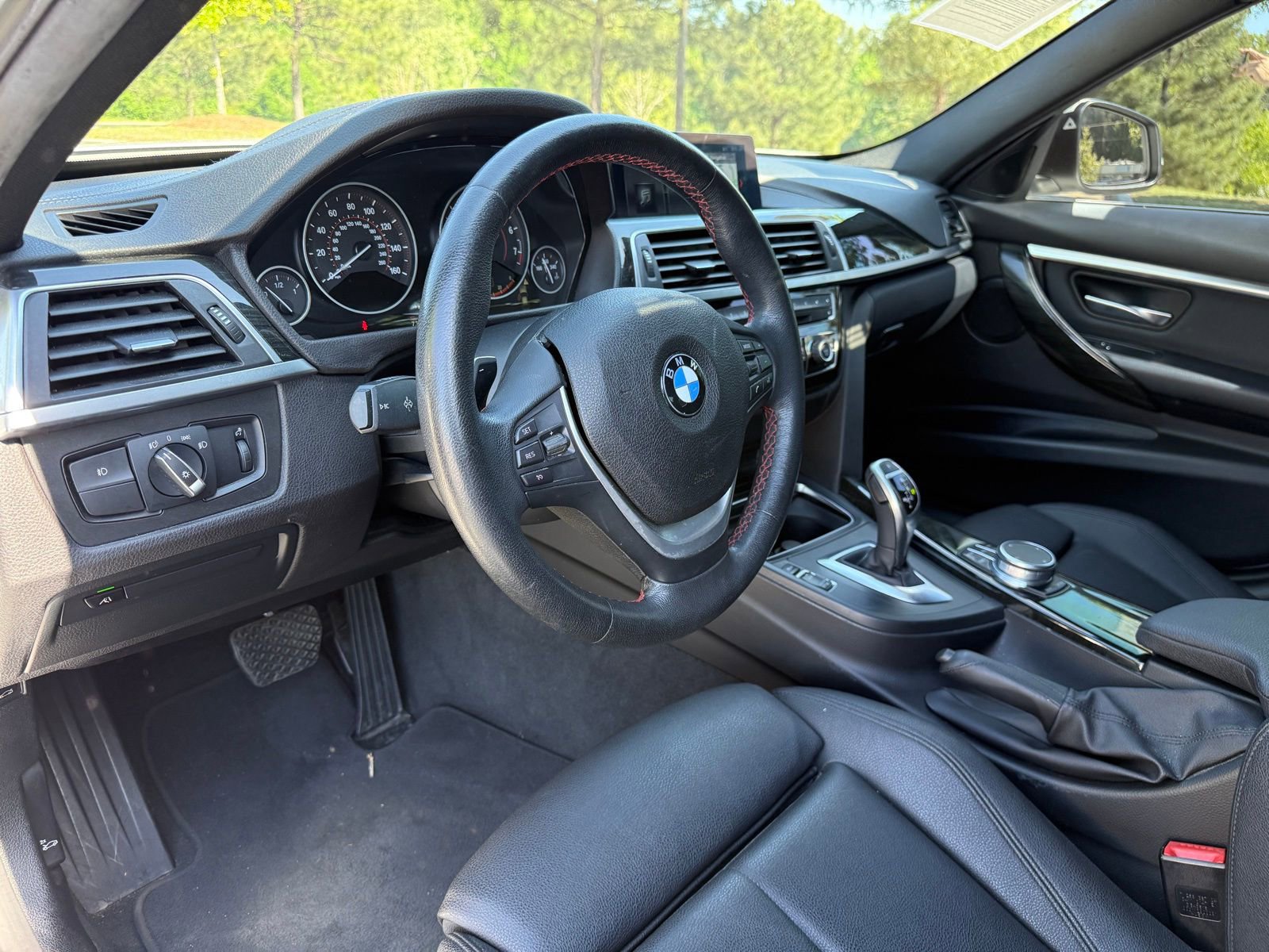 Used 2018 BMW 330i xDrive Sedan w/ Convenience Package AWD/4WD image 22