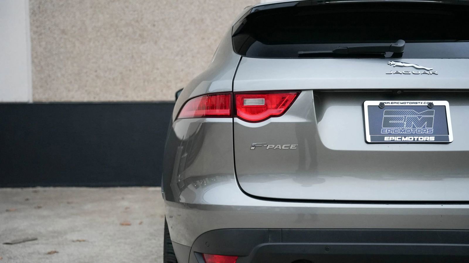 Used 2018 Jaguar F-PACE Prestige image 17