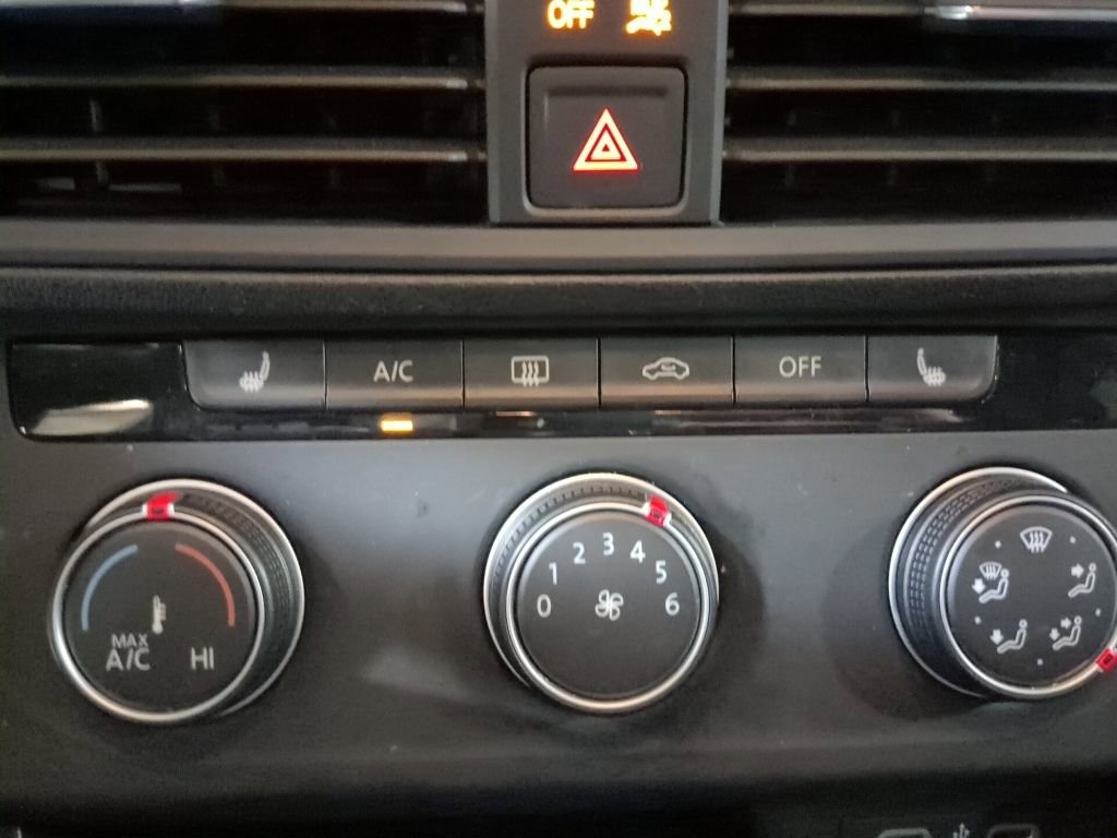 Used 2024 Volkswagen Jetta Sport image 14