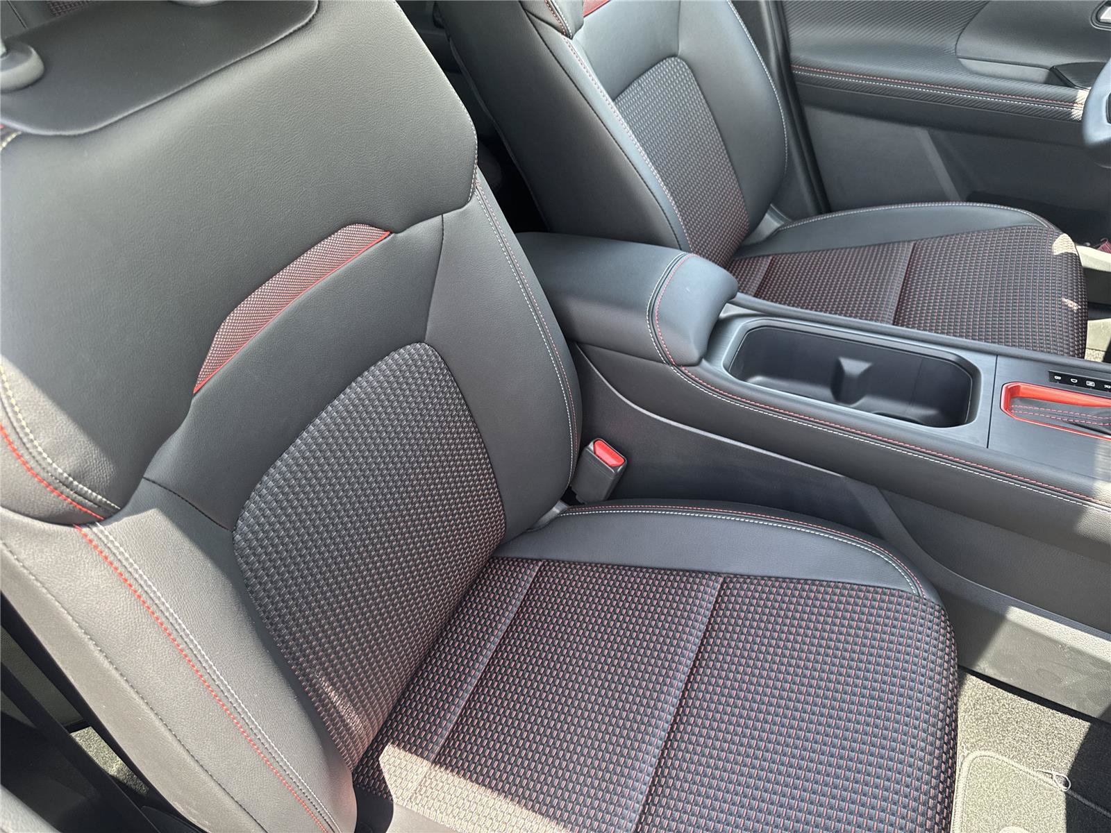 New 2026 Nissan Kicks SR FWD image 34