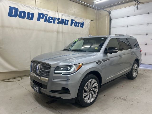 Used 2023 Lincoln Navigator Reserve image 1