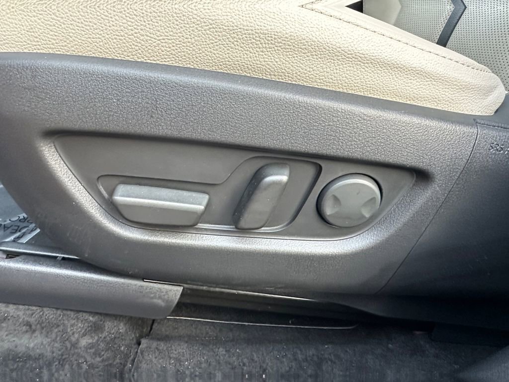 Used 2024 MAZDA CX-90 Plug-In Hybrid w/ Preferred AWD/4WD image 10