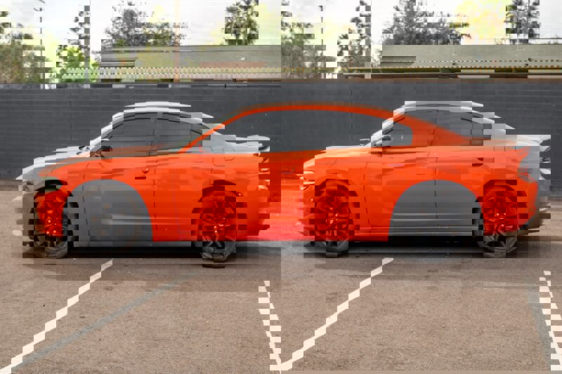 Used 2017 Dodge Charger SE w/ Blacktop Package image 2