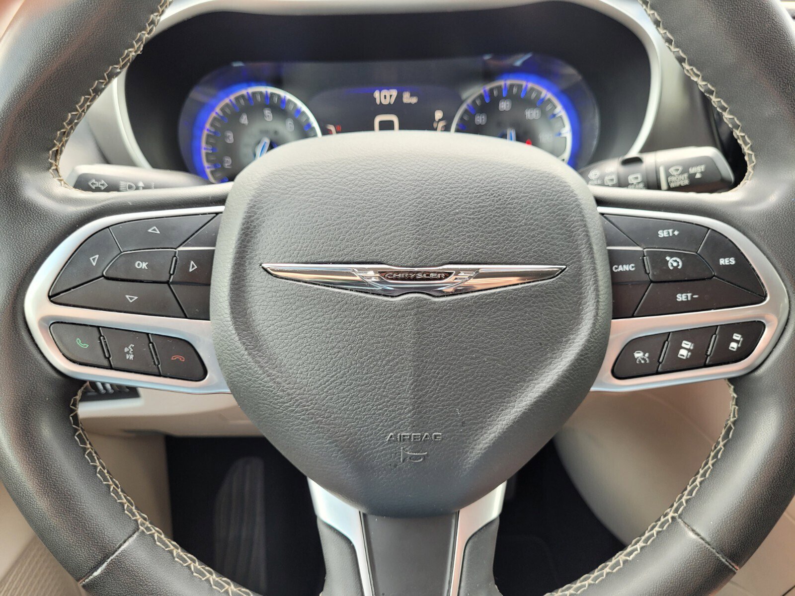Used 2022 Chrysler Pacifica Touring-L image 30