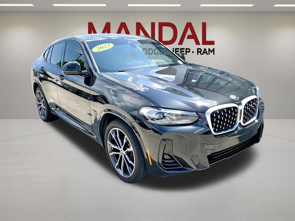 Used 2023 BMW X4 xDrive30i w/ M Sport Package AWD/4WD image 4