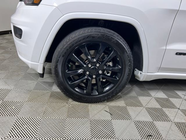 Used 2022 Jeep Grand Cherokee Laredo X image 25