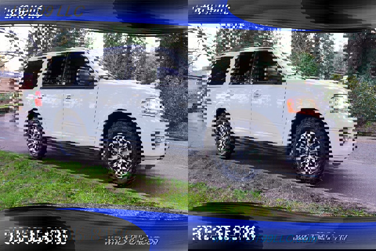 Used 2017 Ford Expedition XLT image 7