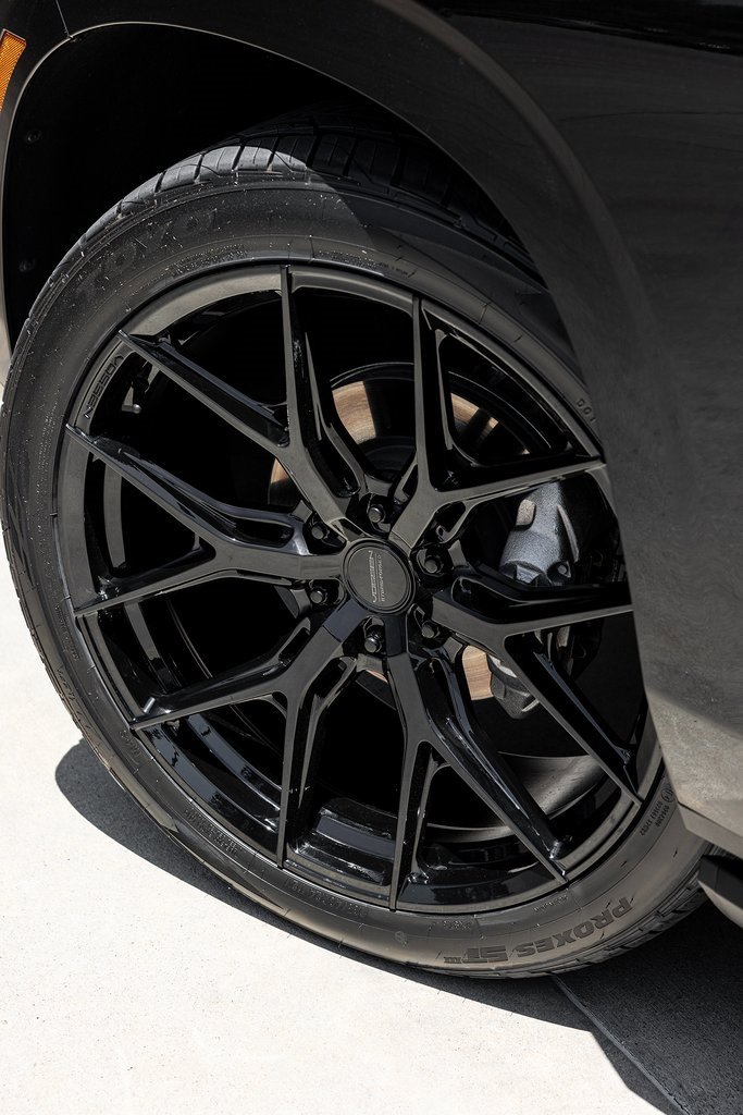 Used 2025 Cadillac Escalade ESV Sport w/ Touring Package image 6