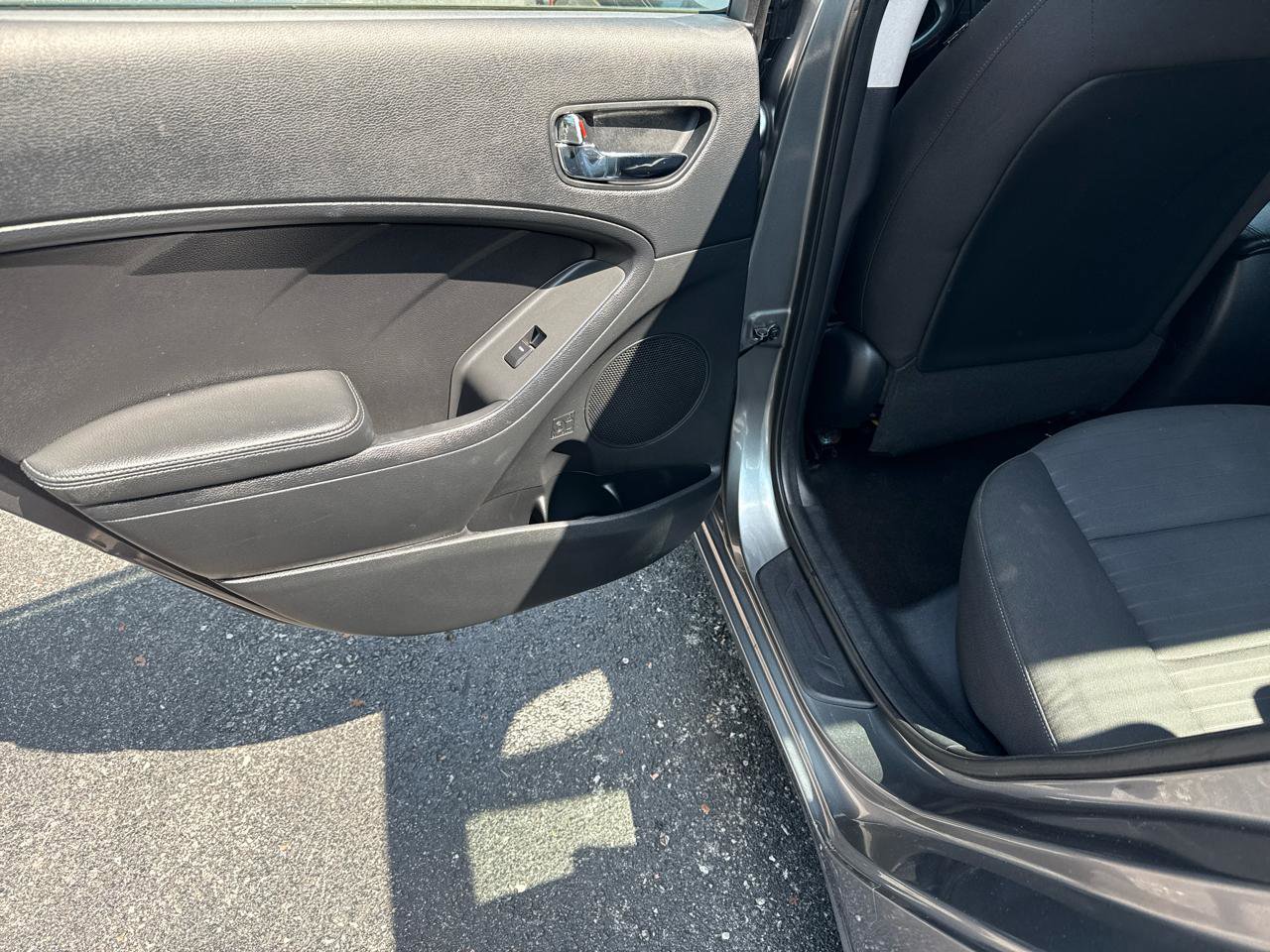 Used 2015 Kia Forte EX image 17