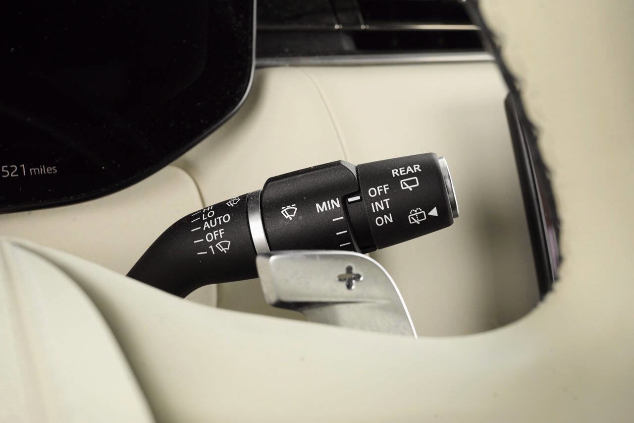 Used 2023 Land Rover Range Rover SE image 26