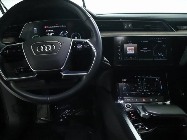 Used 2022 Audi e-tron Premium AWD/4WD image 32
