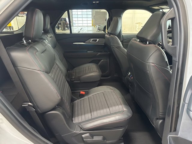 New 2026 Ford Explorer ST-Line w/ ST-Line Street Pack image 16