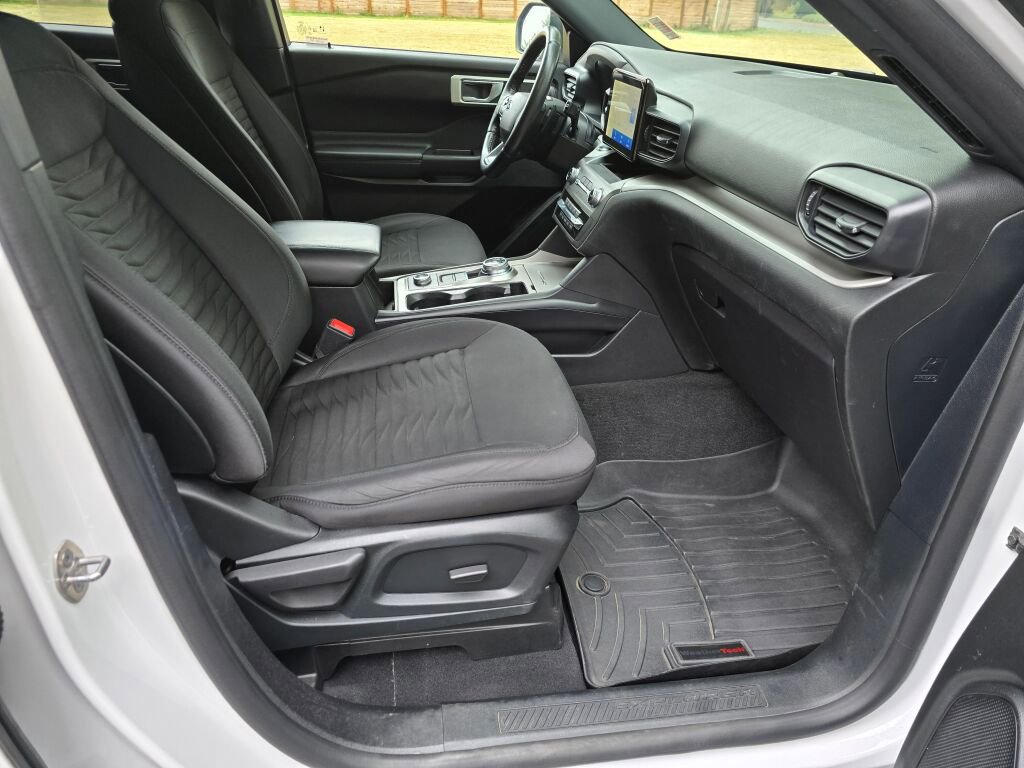 Used 2020 Ford Explorer XLT w/ Class III Trailer Tow Package image 14