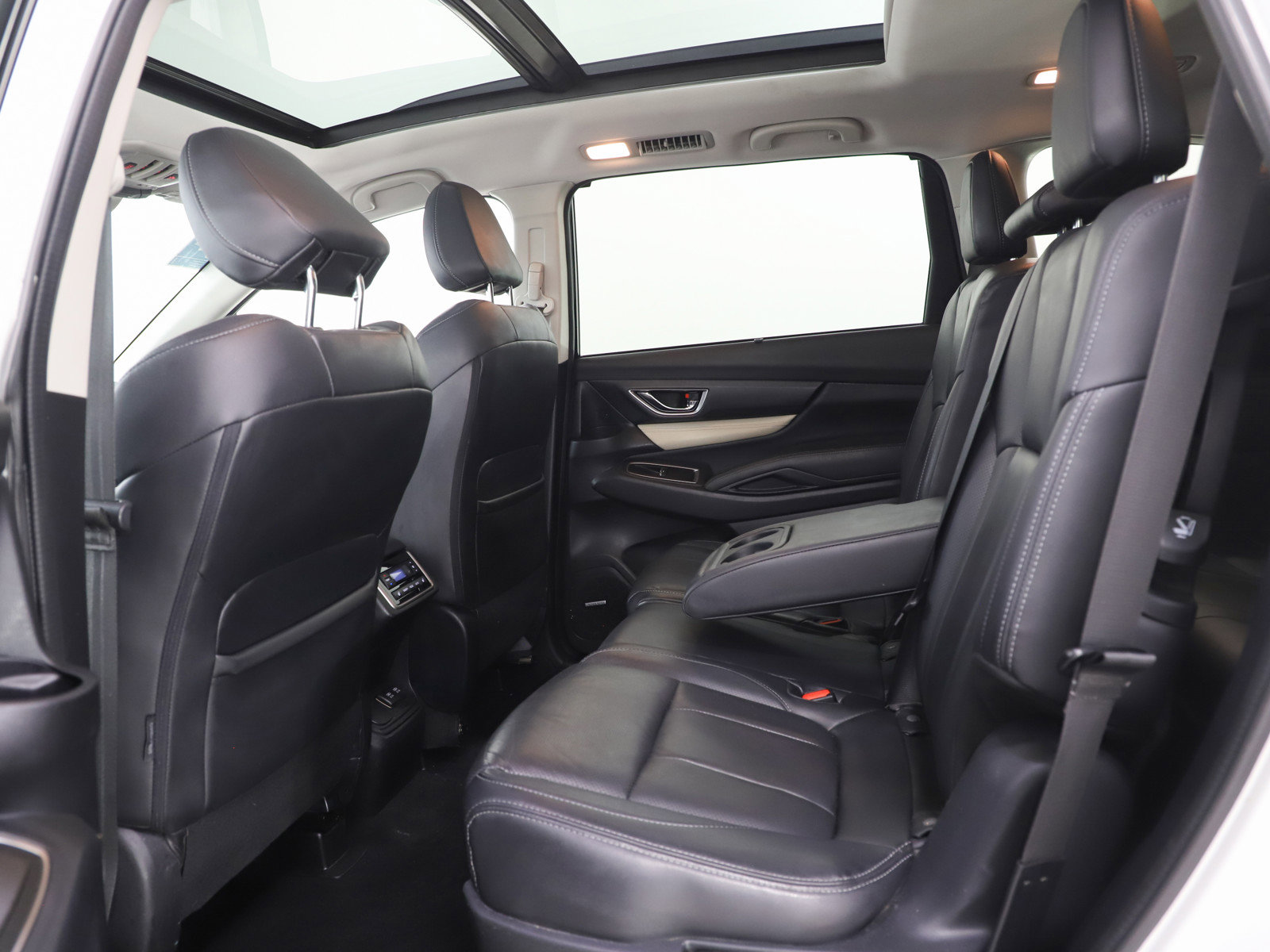 Used 2020 Subaru Ascent Limited w/ Technology Package image 16