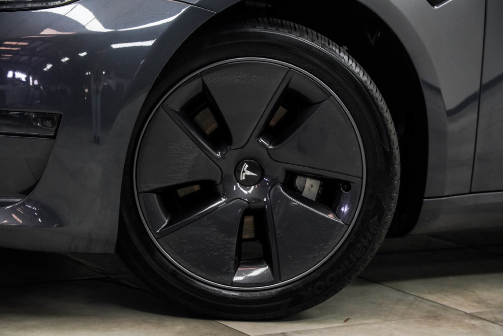 Used 2023 Tesla Model 3 Standard Range RWD image 4