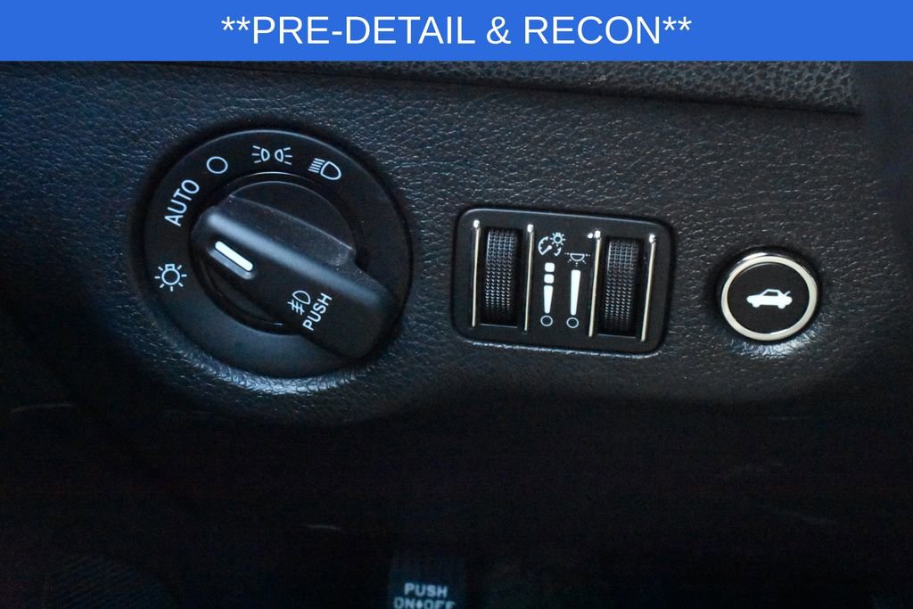 Used 2014 Chrysler 300 AWD w/ Driver Convenience Group image 18