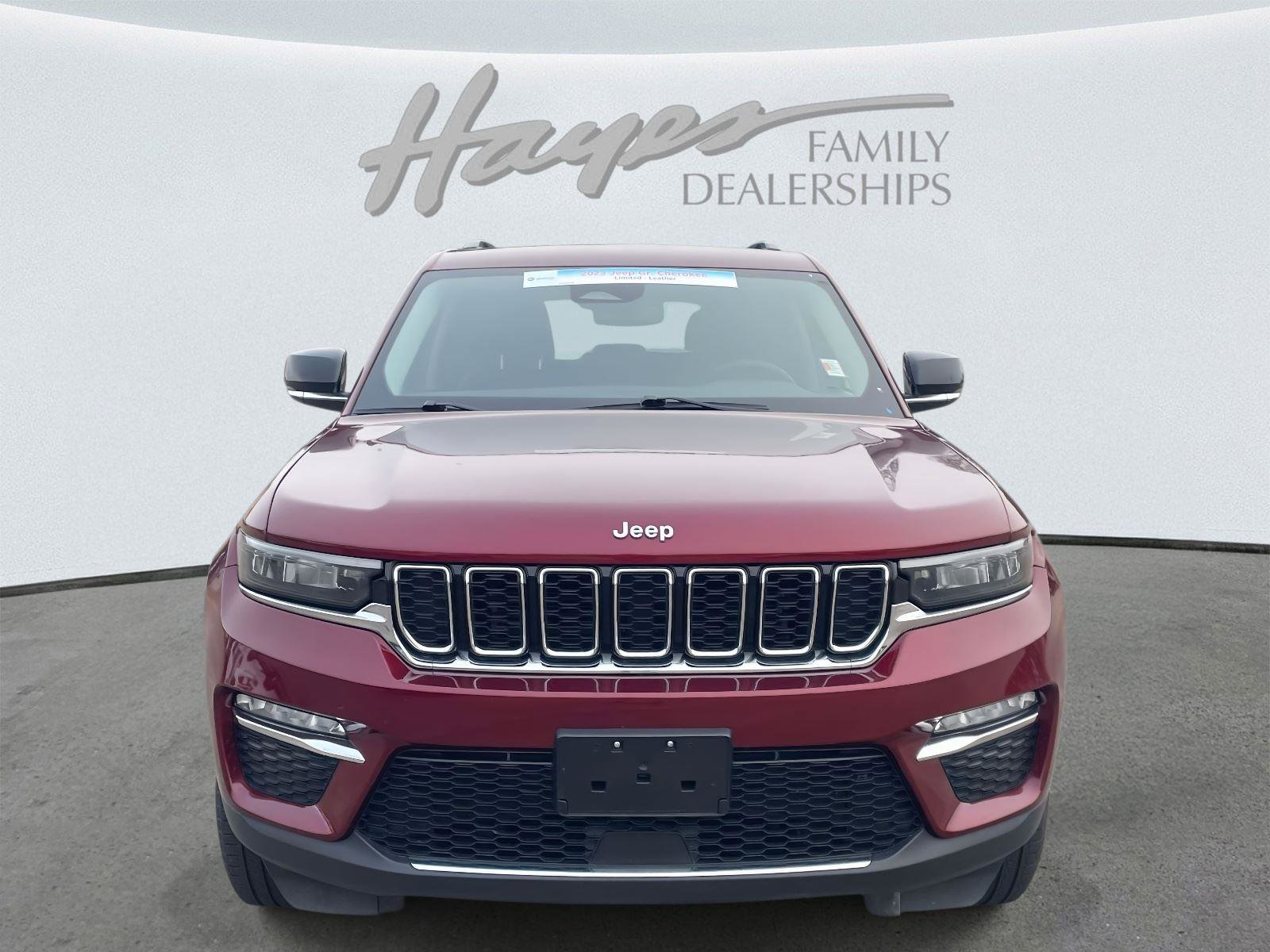 Used 2023 Jeep Grand Cherokee Limited image 7