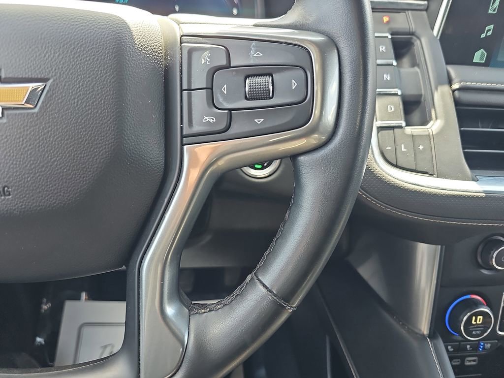 Used 2023 Chevrolet Suburban Premier image 23