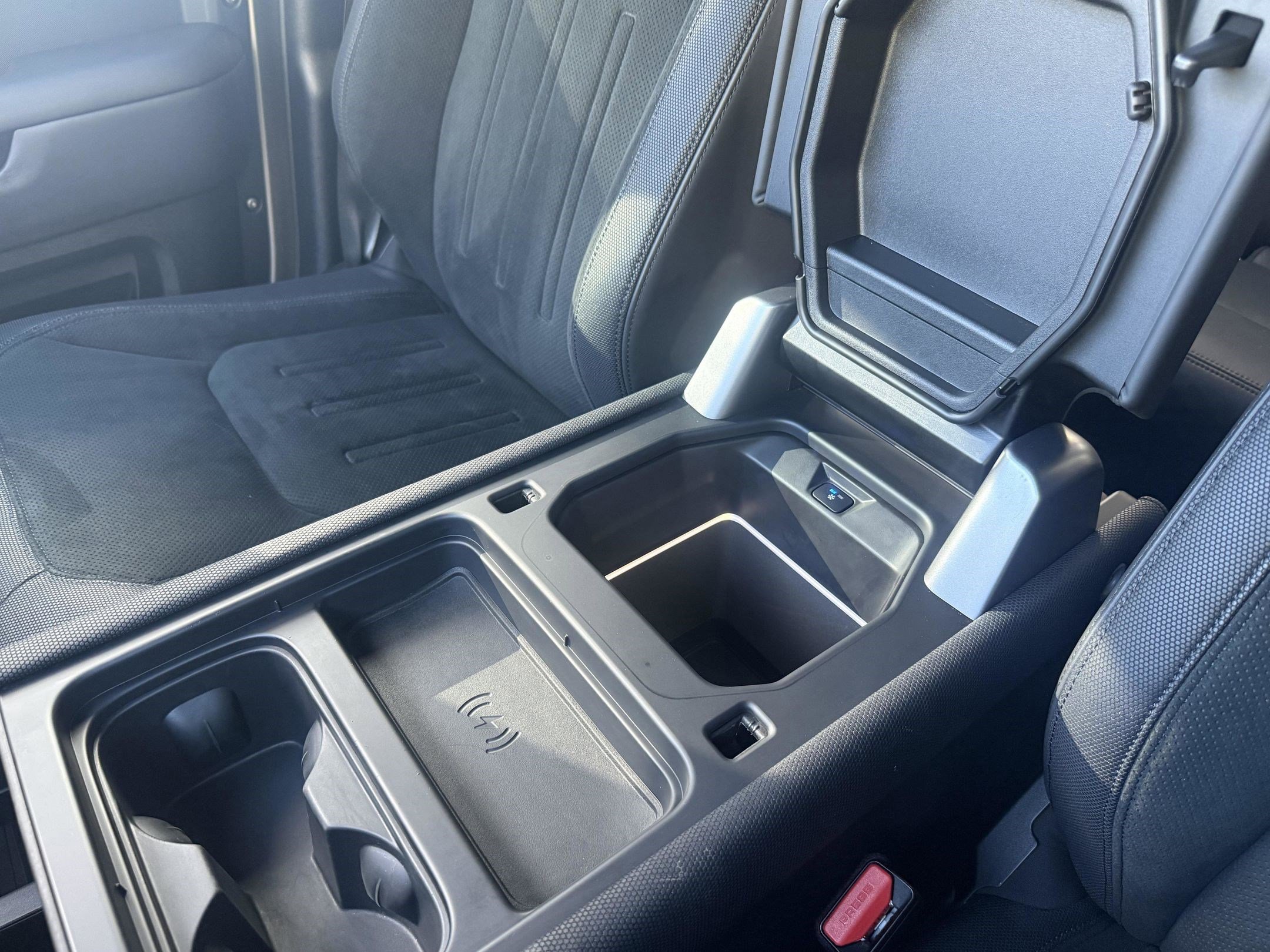 Certified 2023 Land Rover Defender 110 V8 image 33