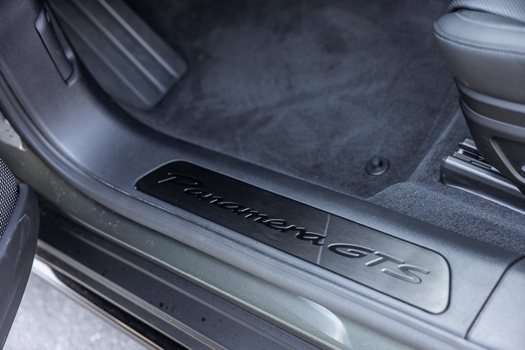 Certified 2025 Porsche Panamera GTS image 22