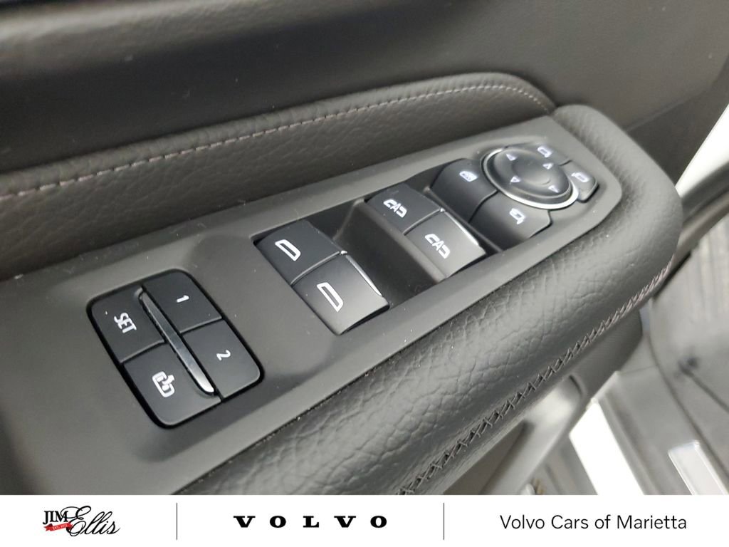 Used 2024 GMC Yukon Denali RWD image 23
