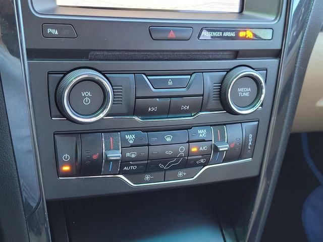 Used 2017 Ford Explorer XLT w/ Equipment Group 202A FWD image 11
