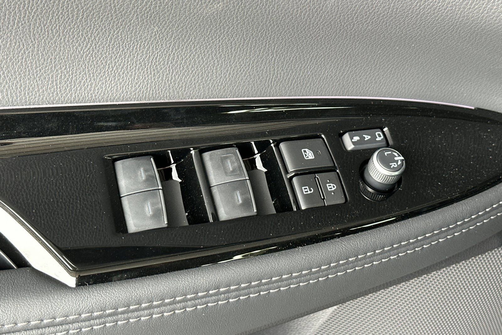 New 2025 Toyota Mirai XLE RWD image 11