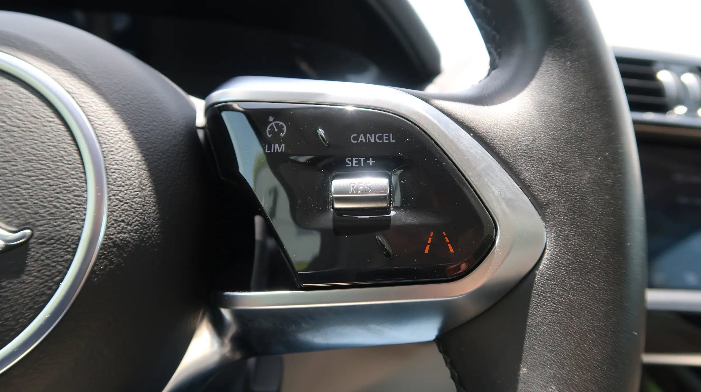 Used 2020 Jaguar XE S image 37