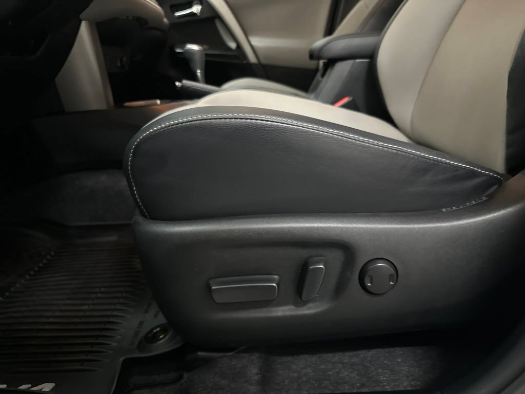 Used 2016 Toyota RAV4 Limited FWD image 36