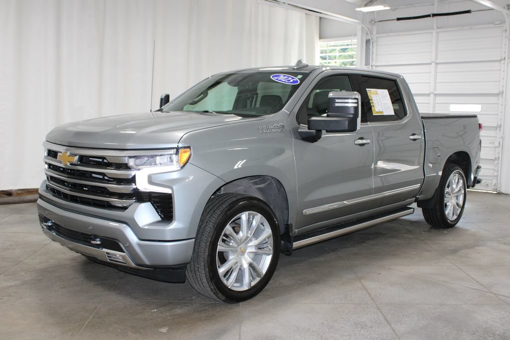 Used 2025 Chevrolet Silverado 1500 High Country w/ High Country Premium Package AWD/4WD image 4