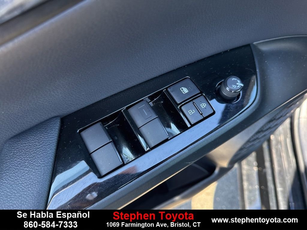 Used 2021 Toyota Prius Prime XLE image 15