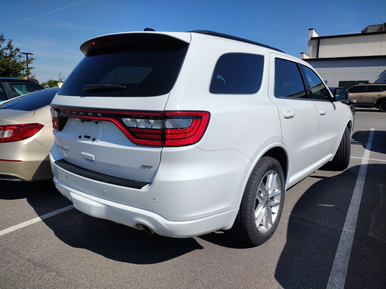 Used 2024 Dodge Durango GT RWD image 4