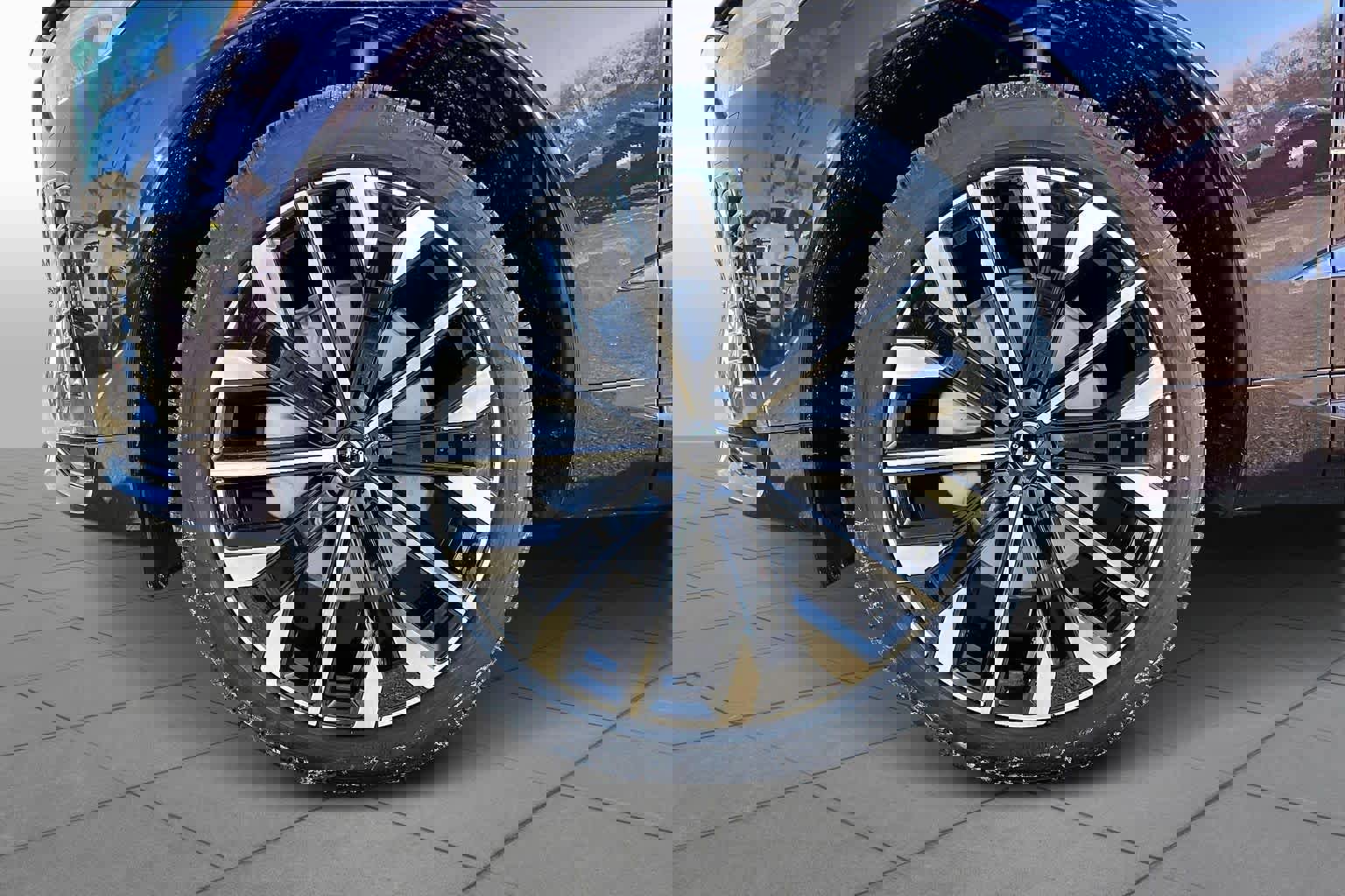 New 2026 Volvo XC60 B5 Ultra w/ Protection Package Premier image 16