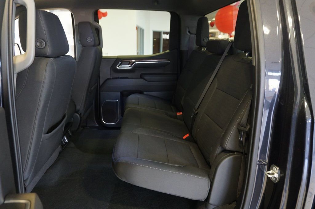 Used 2024 Chevrolet Silverado 1500 LT image 11