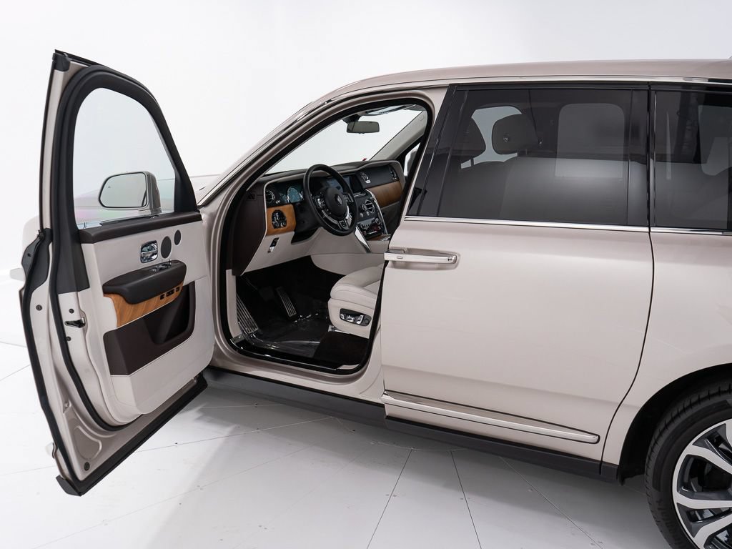 Certified 2019 Rolls-Royce Cullinan AWD/4WD image 10