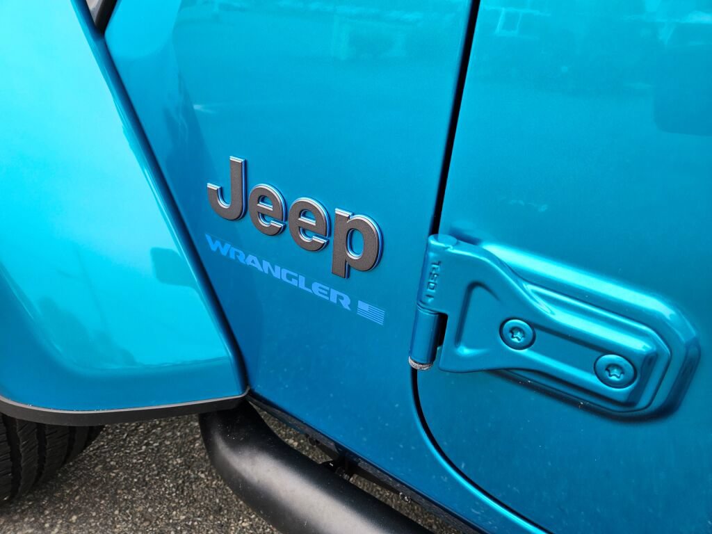 Used 2024 Jeep Wrangler Unlimited AWD/4WD image 12