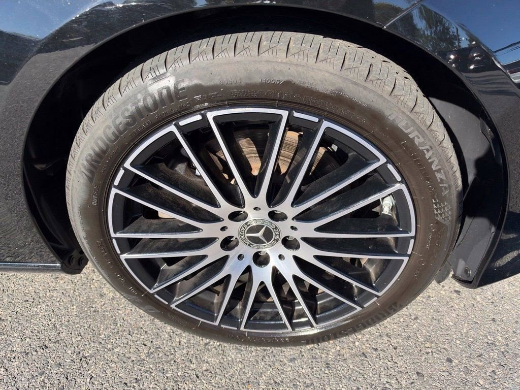 Used 2025 Mercedes-Benz C 300 4MATIC Sedan image 15