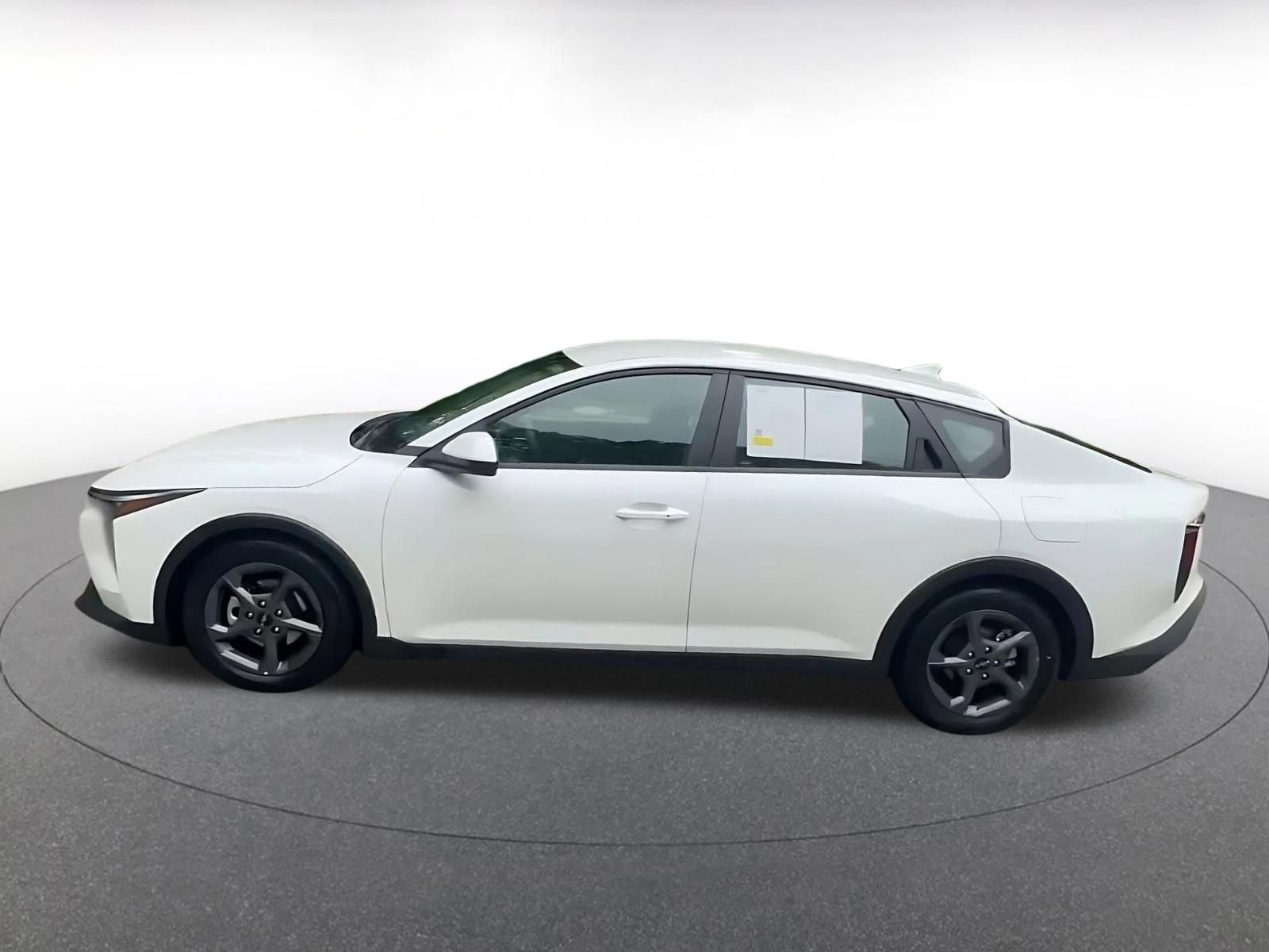 Used 2025 Kia K4 FWD image 9