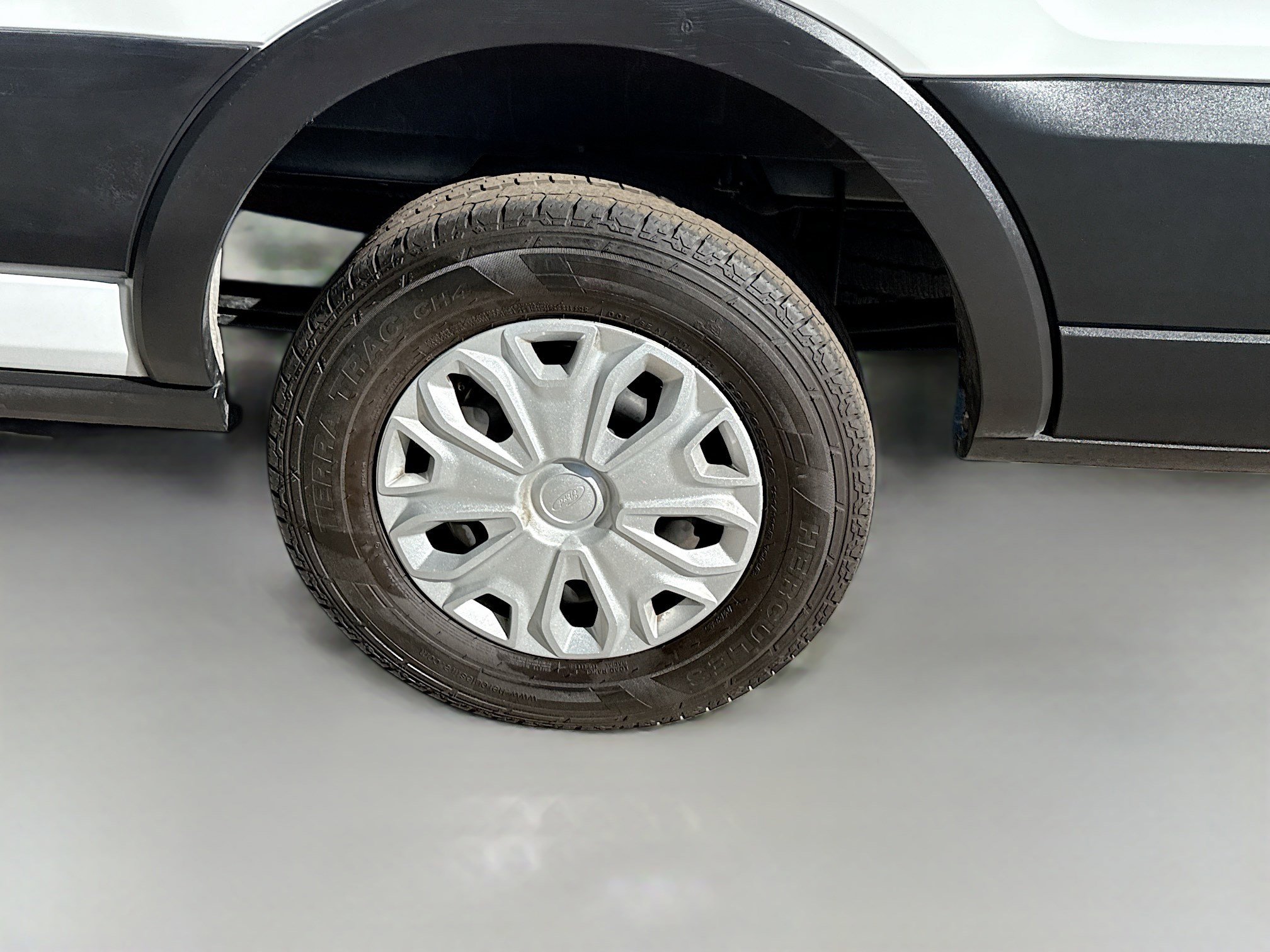 Used 2023 Ford Transit 350 XLT image 33