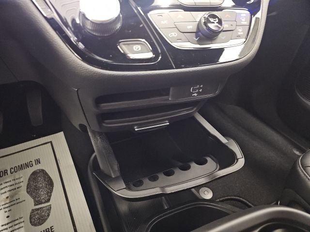 New 2026 Chrysler Pacifica Select AWD/4WD image 30