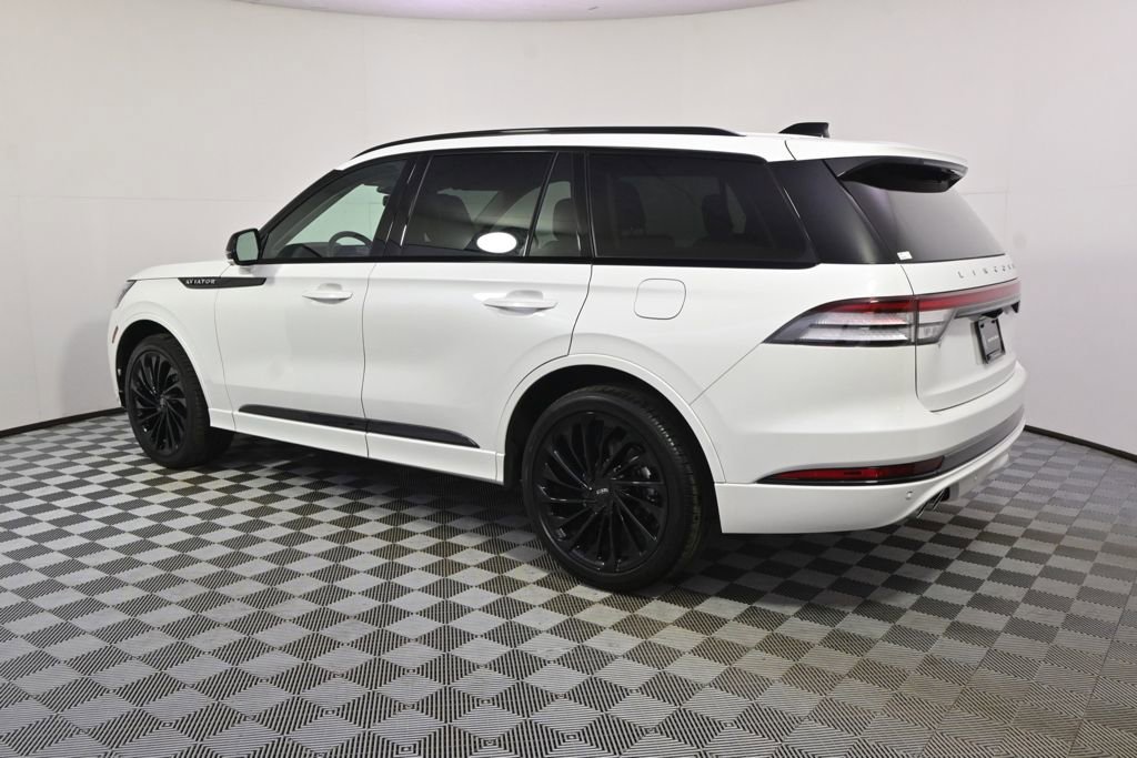 New 2026 Lincoln Aviator Reserve image 3