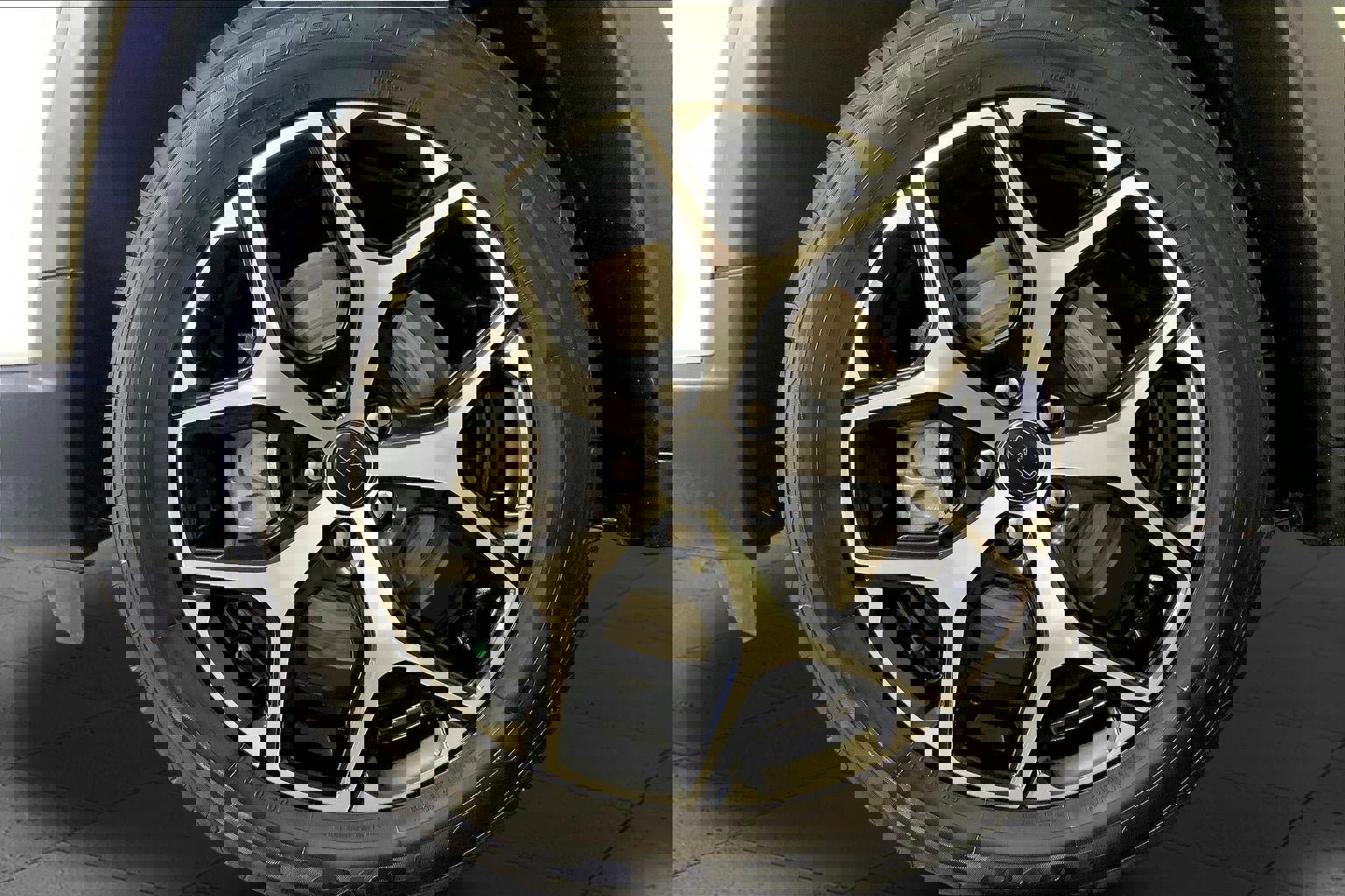 Used 2025 Jeep Compass Limited image 9