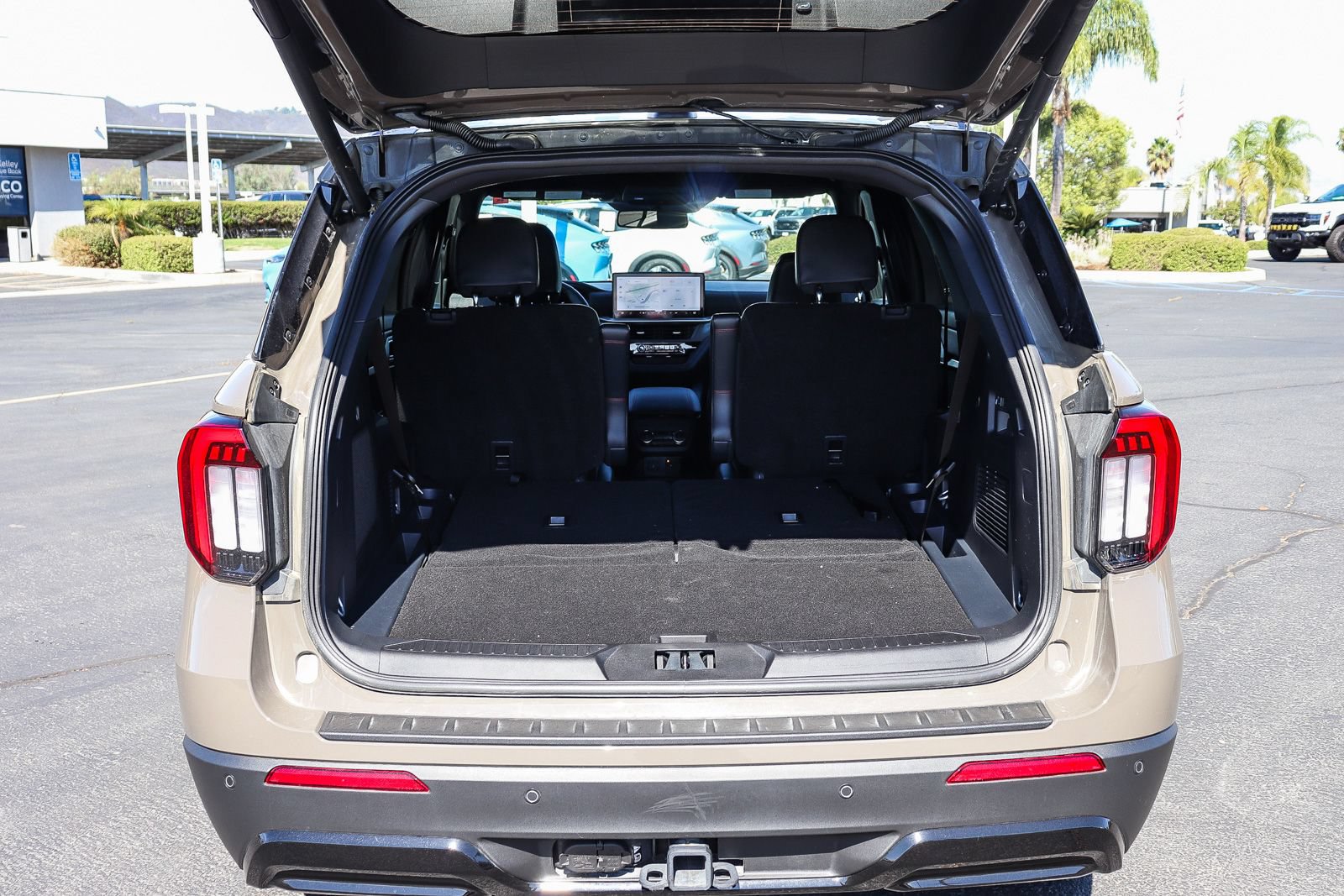 Used 2026 Ford Explorer ST-Line w/ ST-Line Street Pack RWD image 27